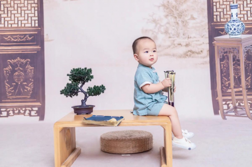 燕郊宝宝眼睛肿是什么原因